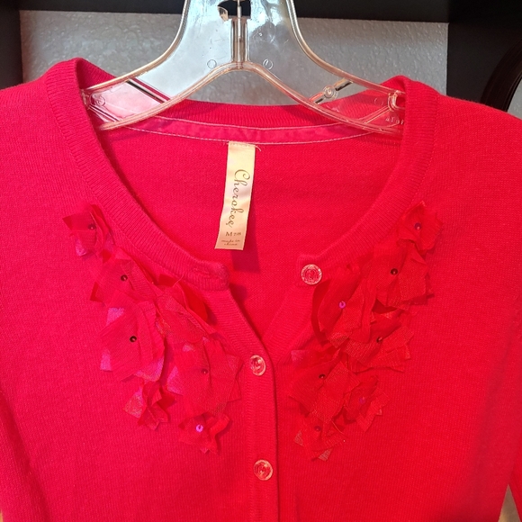 Pink cardigan with flower detail - Picture 2 of 3